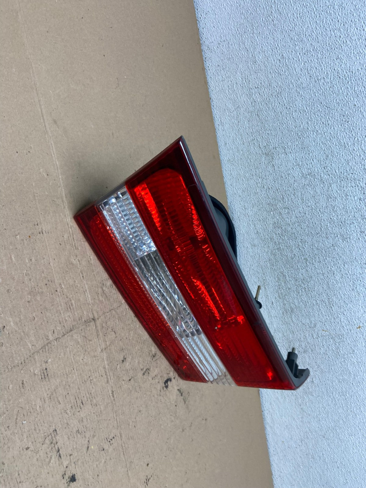 2000 2001 Lexus ES300 Inner Left Driver LH Side Tail Light AF4778 LK2