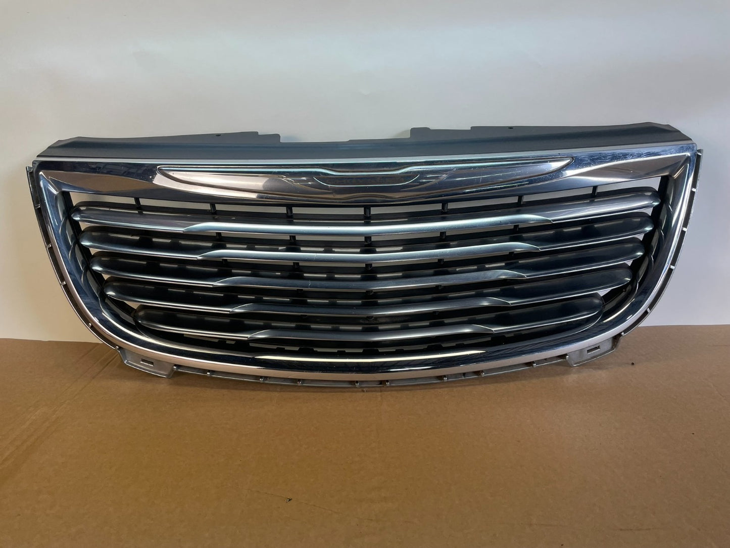 2011 to 2016 Chrysler Town & Country Front Upper Grill Grille AG3004 DG0