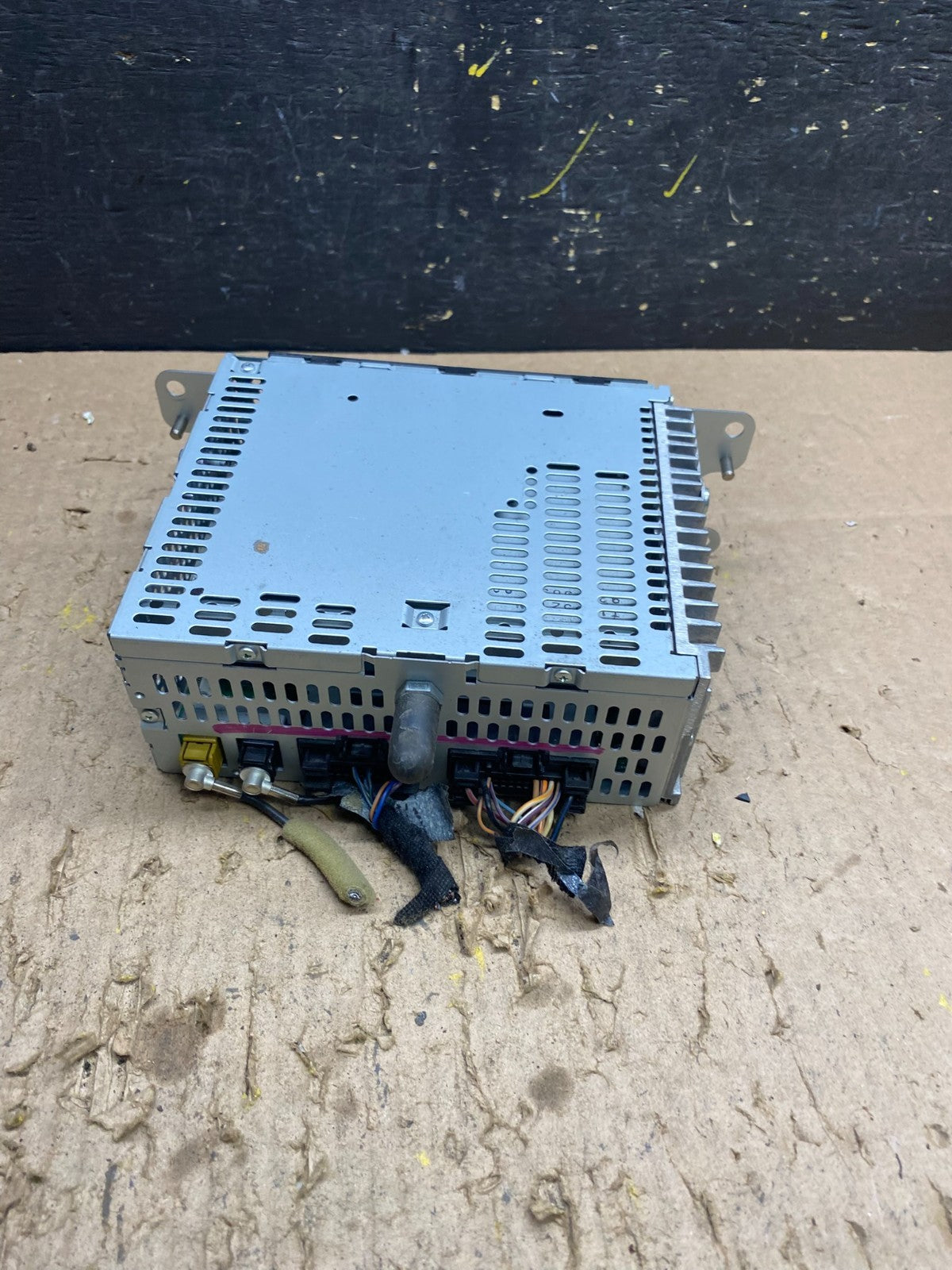 2012 to 2014 Ford Edge AM/FM Radio Reciever OEM t8538 DG3