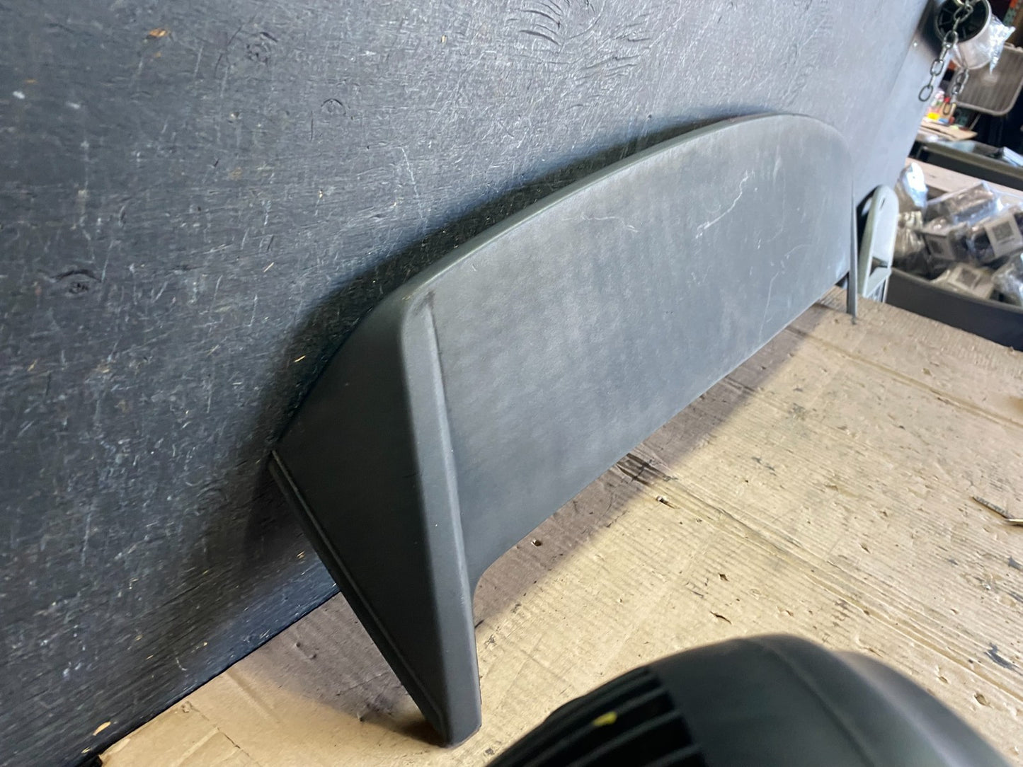 2007 to 2012 Dodge Caliber Rear Trunk Spoiler P8684 DG2