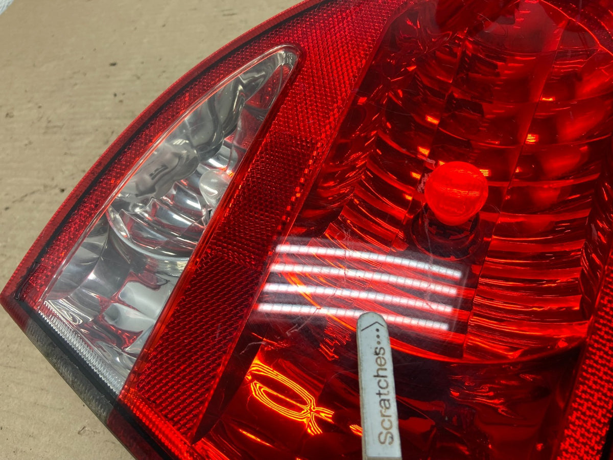 1999 to 2004 Oldsmobile Alero Right Passenger RH Inner Tail Light ag7989 DG3