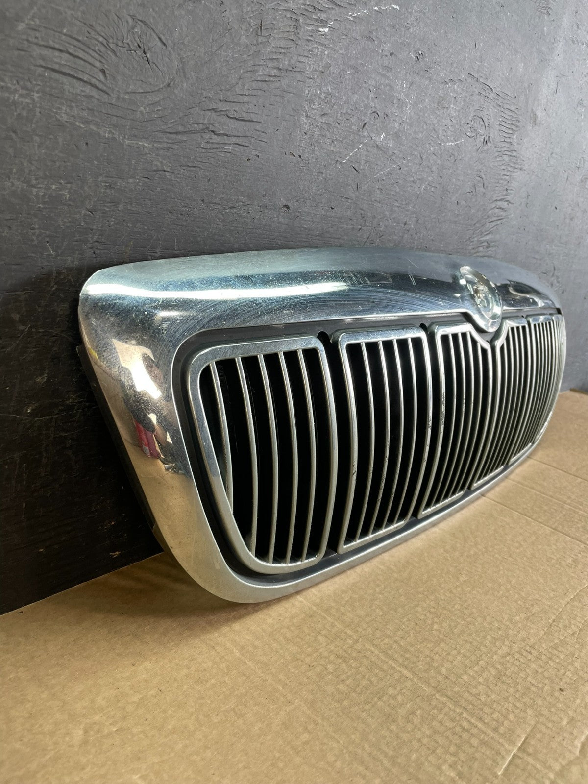 1998 to 2002 Mercury Grand Marquis Front Upper Grill Grille AF5222 DG2