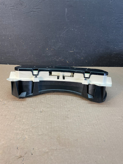 2002 GMC Yukon Speedometer Cluster Gauge AE3351 DG3