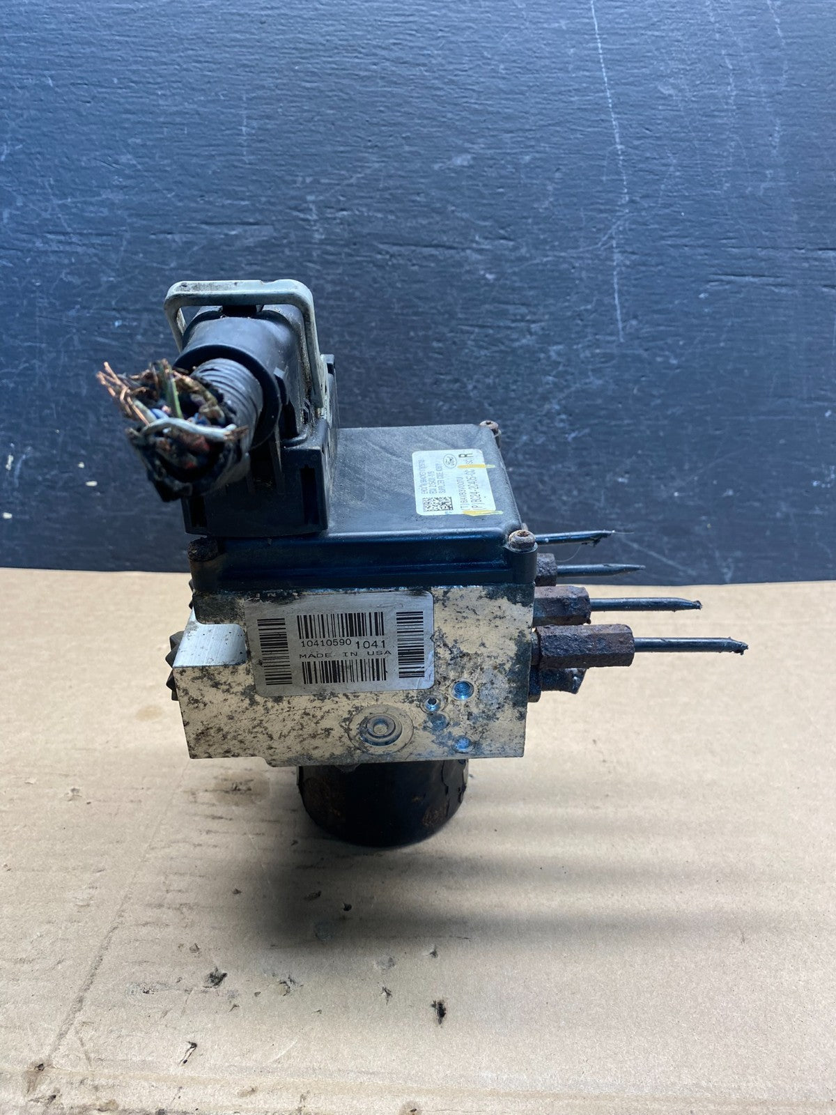 2011 - 2014 Ford E250 E350 Van ABS Anti Lock Brake Pump Module AE9998 DG4