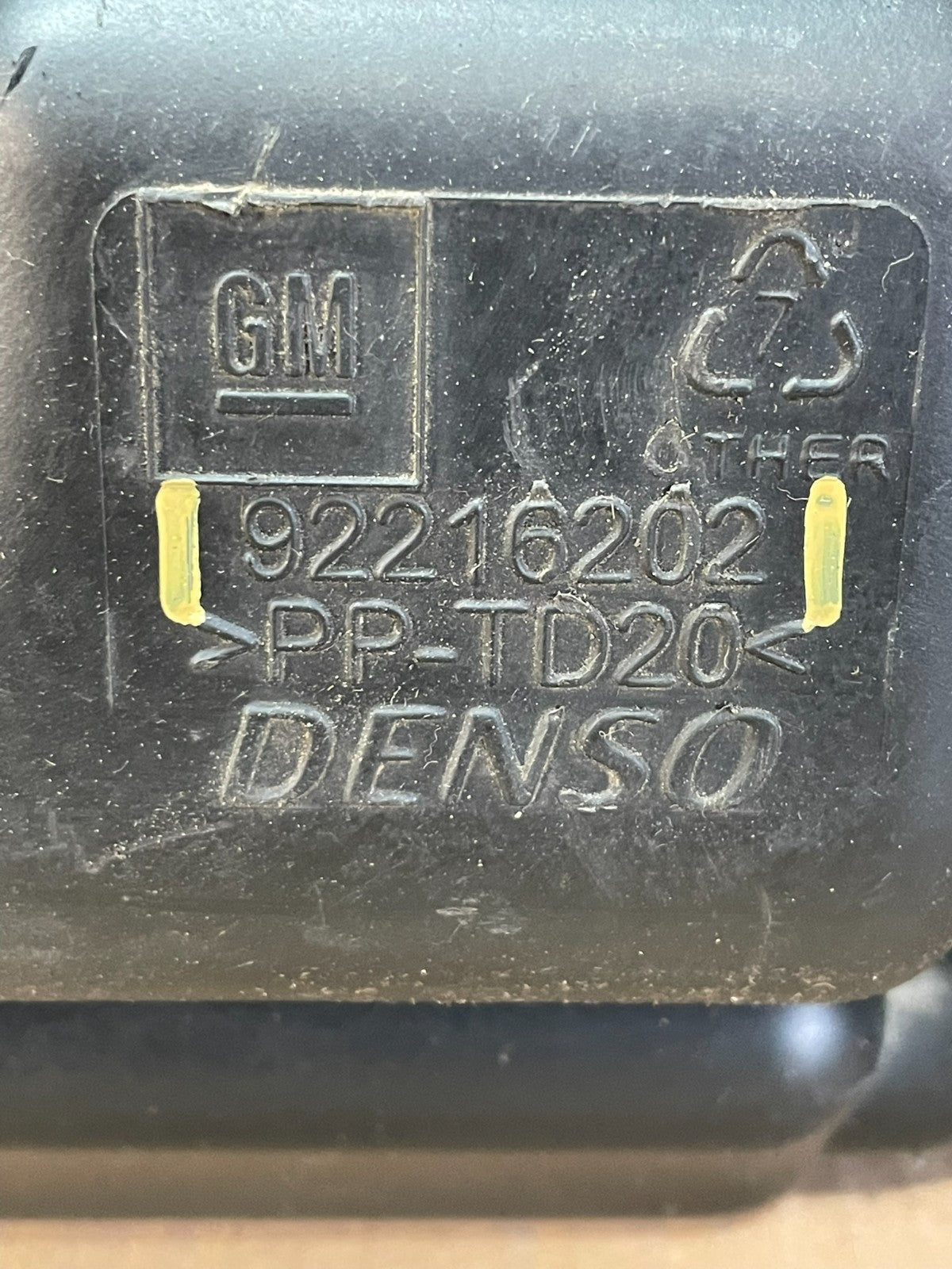 Chevrolet caprice Intake Tube Resonator With MAF Sensor AD8610 DG6