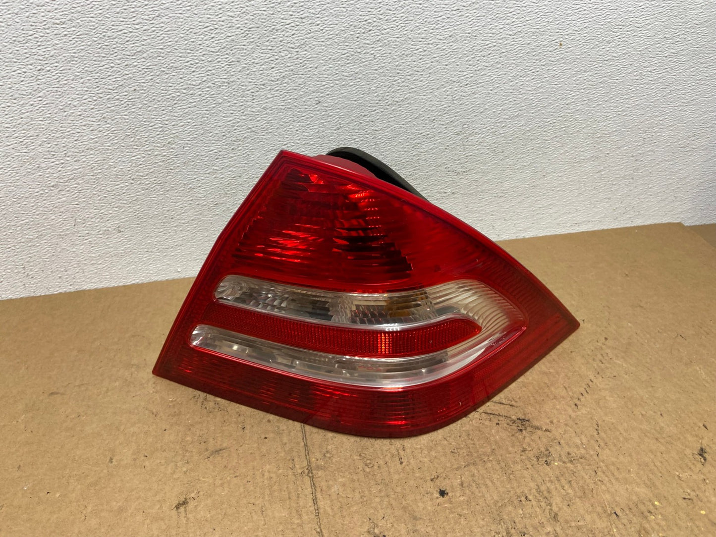 2005-2007 Mercedes-Benz C 230 W203 C-Class Right Passenger Tail Light AC3654 LK0