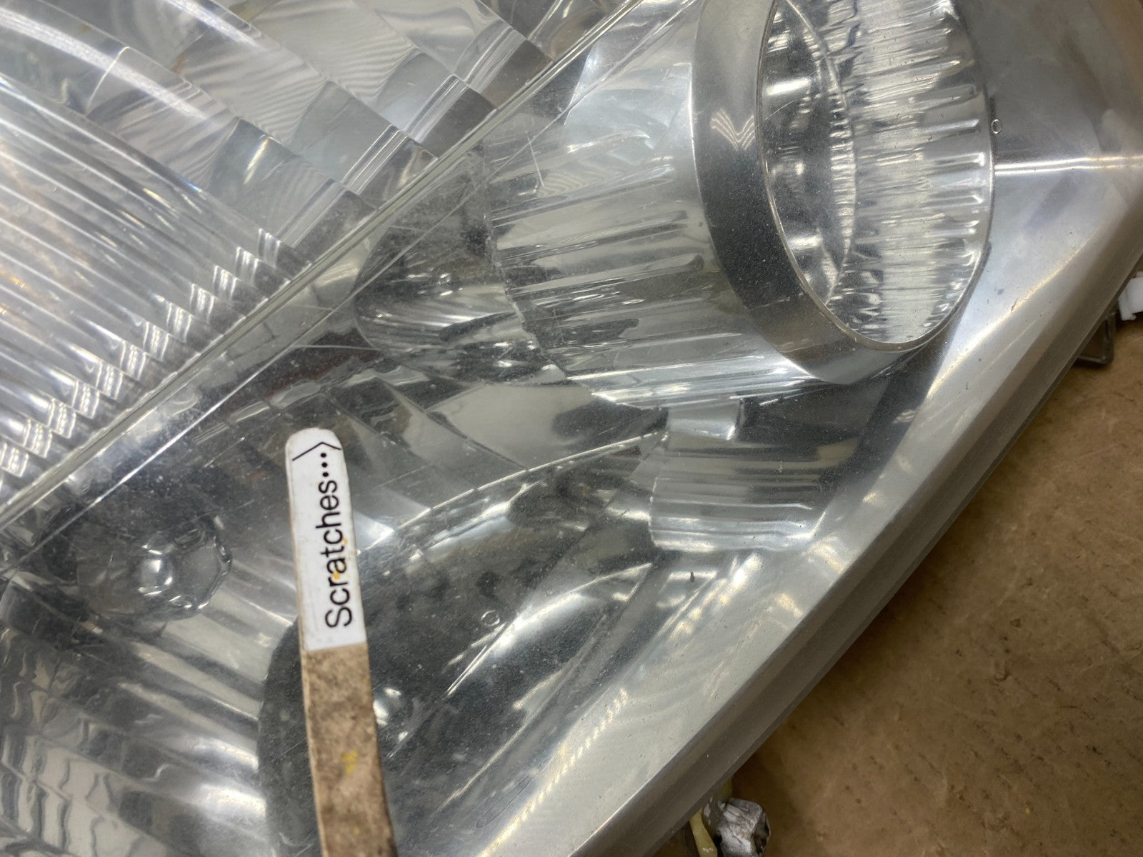 2004 to 2007 Nissan Armada Right Passenger RH Side Headlight Oem AC1200 DW3