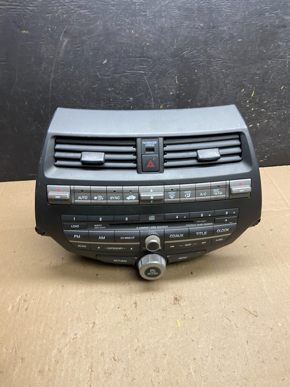 2008 to 2012 Honda Accord Front Radio Control AM./FM CD Climate Control T9404 DG0