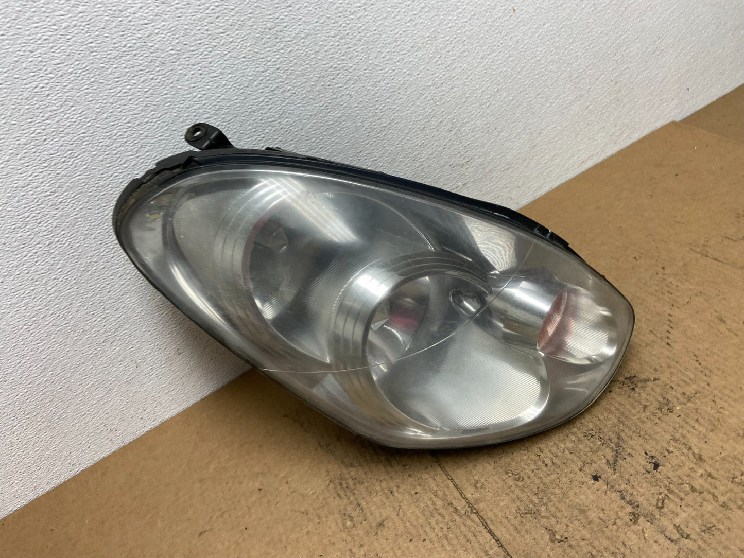 2005-2006 Infiniti G35 Right Passenger Hid Xenon Headlight Sedan Oem AC3714 DW2