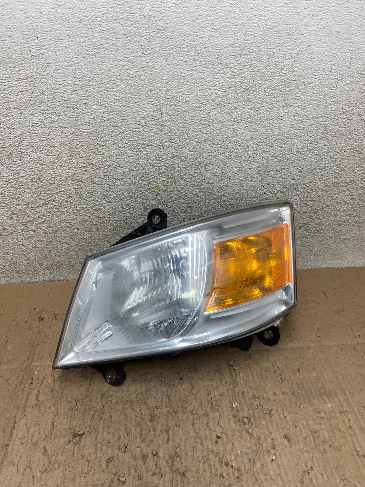 2008 to 2010 Dodge Caravan Left Driver Lh Halogen Headlight Y4684 DW0