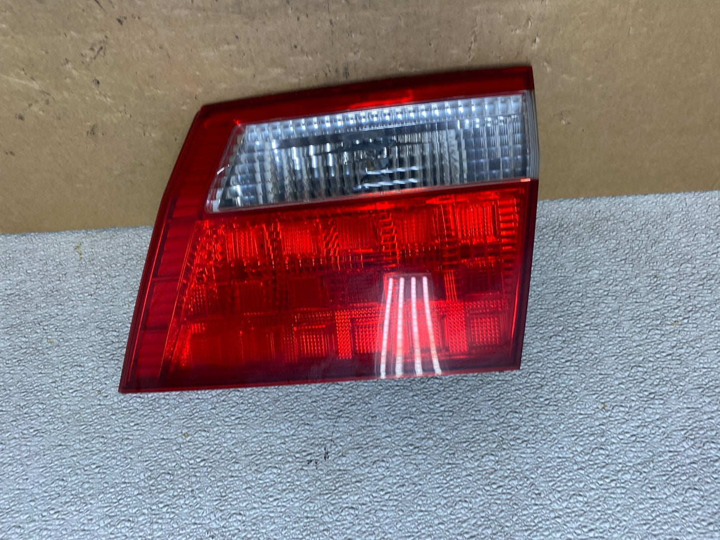 2005 2006 2007 Honda Odyssey Inner Right Passenger RH Tail Light V5645 DW0
