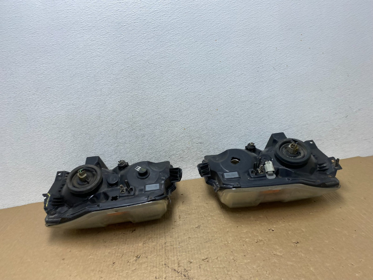 2008-2014 Ford Econoline E150 E250 E350 Left+Right Headlights AF8193 DW7