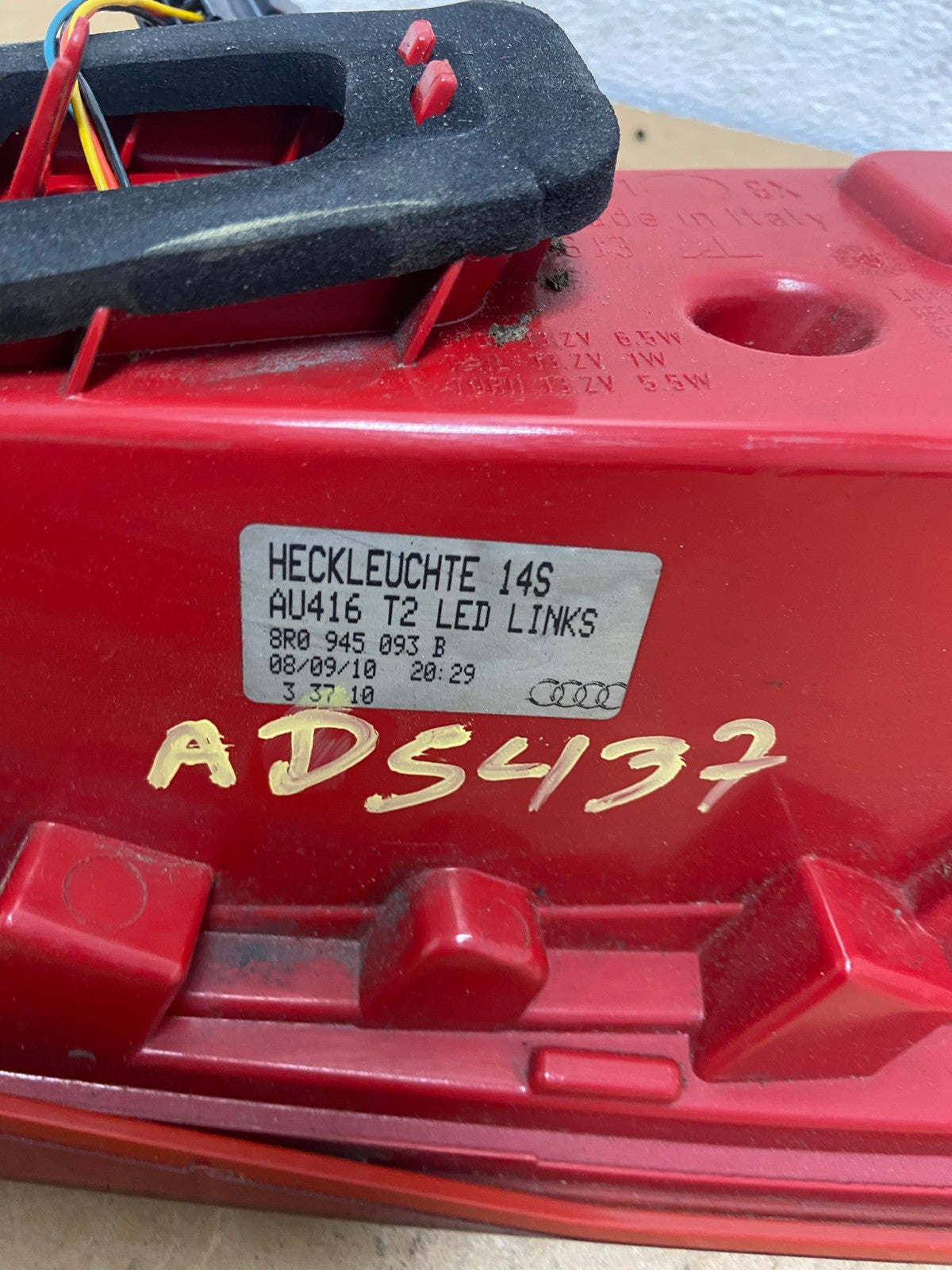 2009 to 2012 Audi Q5 Left Driver LH Side Tail light AD5437 LK6