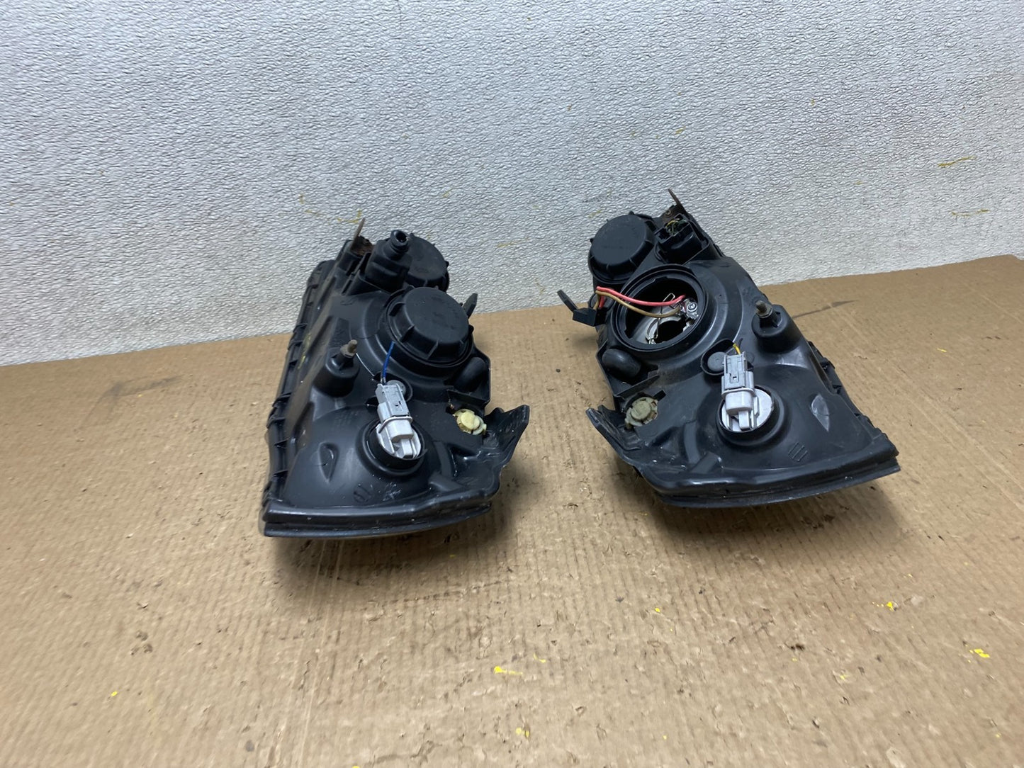 2004 2005 2006 Hyundai Elantra Left+Right Set Halogen Headlights W5325 DW11