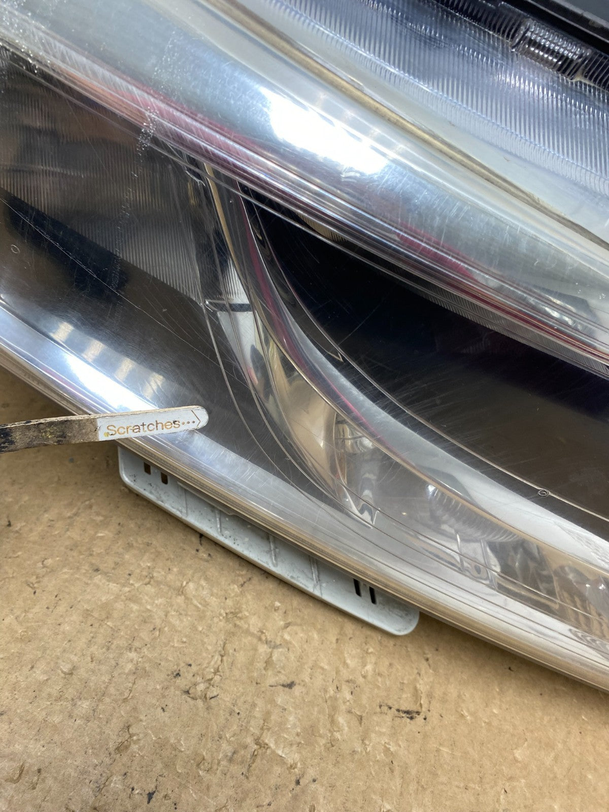 2013 to 2016 Nissan Pathfinder Right Passenger RH Side Headlight TYC AI3597 DW3