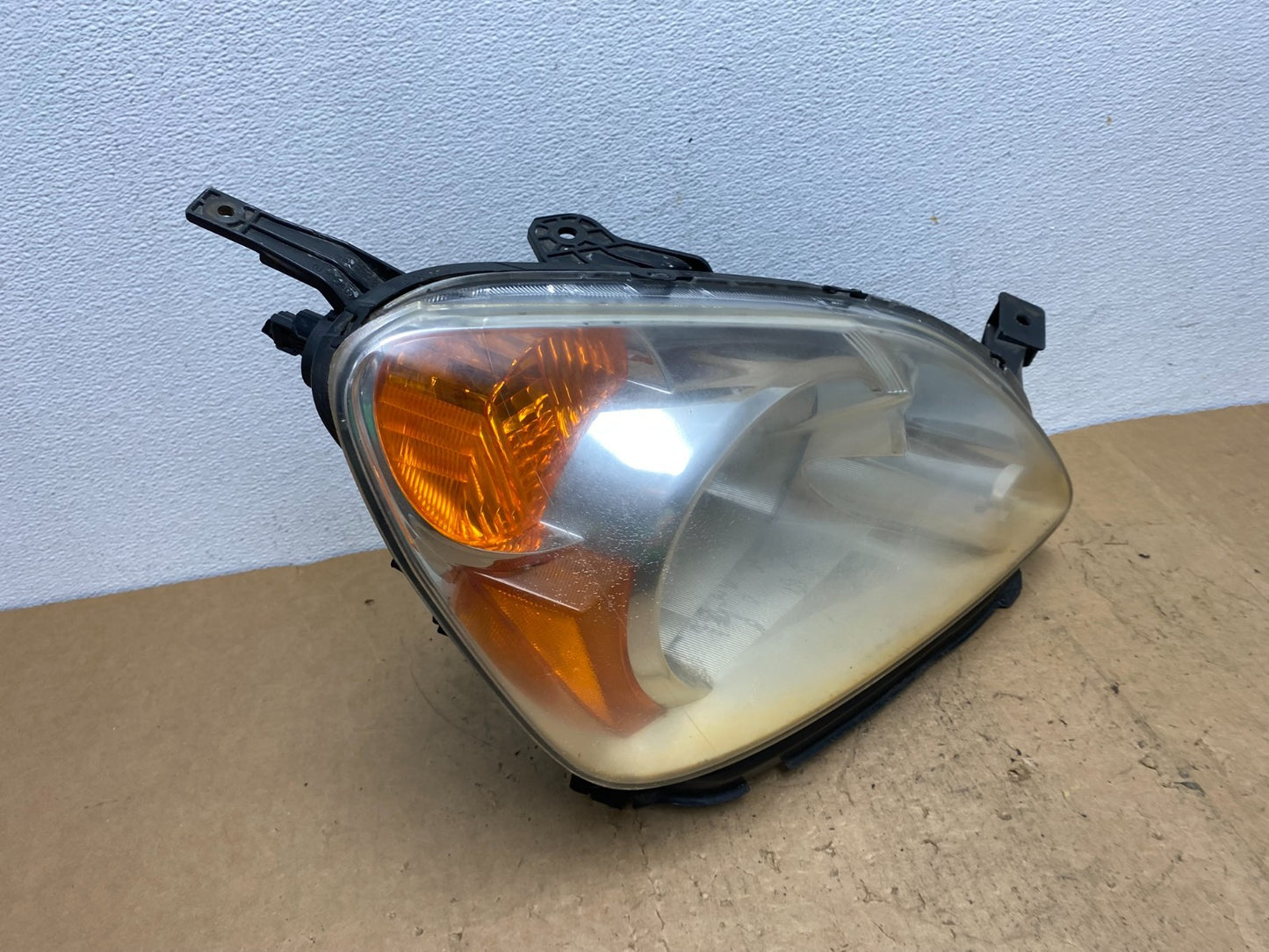 2002 to 2004 Honda CRV CR-V Right Passenger RH Halogen Headlight AD0509 DW2