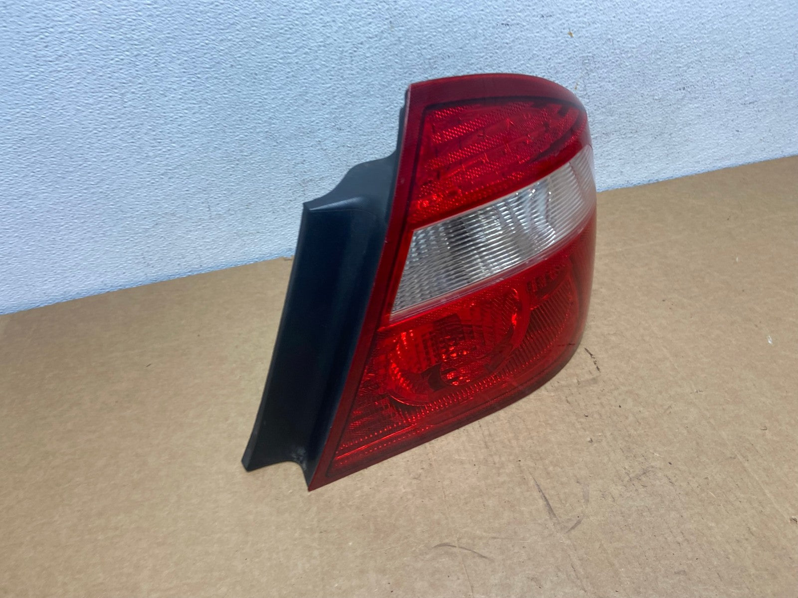 2005 2006 2007 Ford Five Hundred Right Passenger RH Tail Light AD5403 LK2