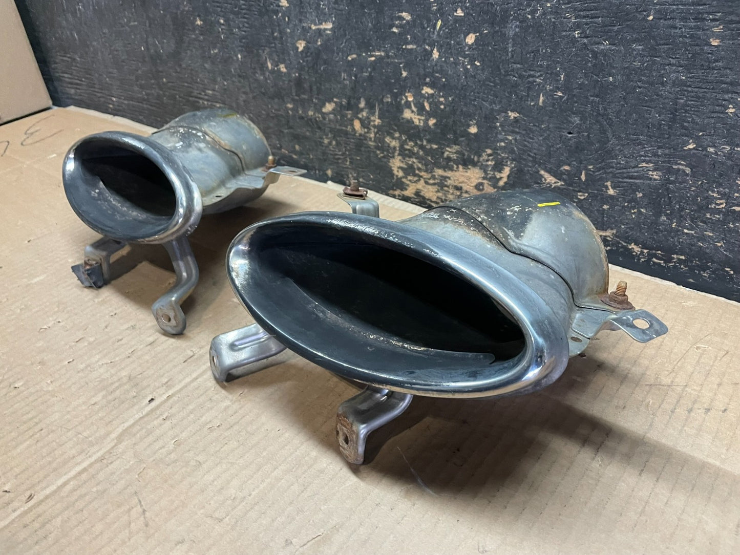 2014 2015 2016 Kia Cadenza Rear Exhaust Tip  OEM Y1796 DG2