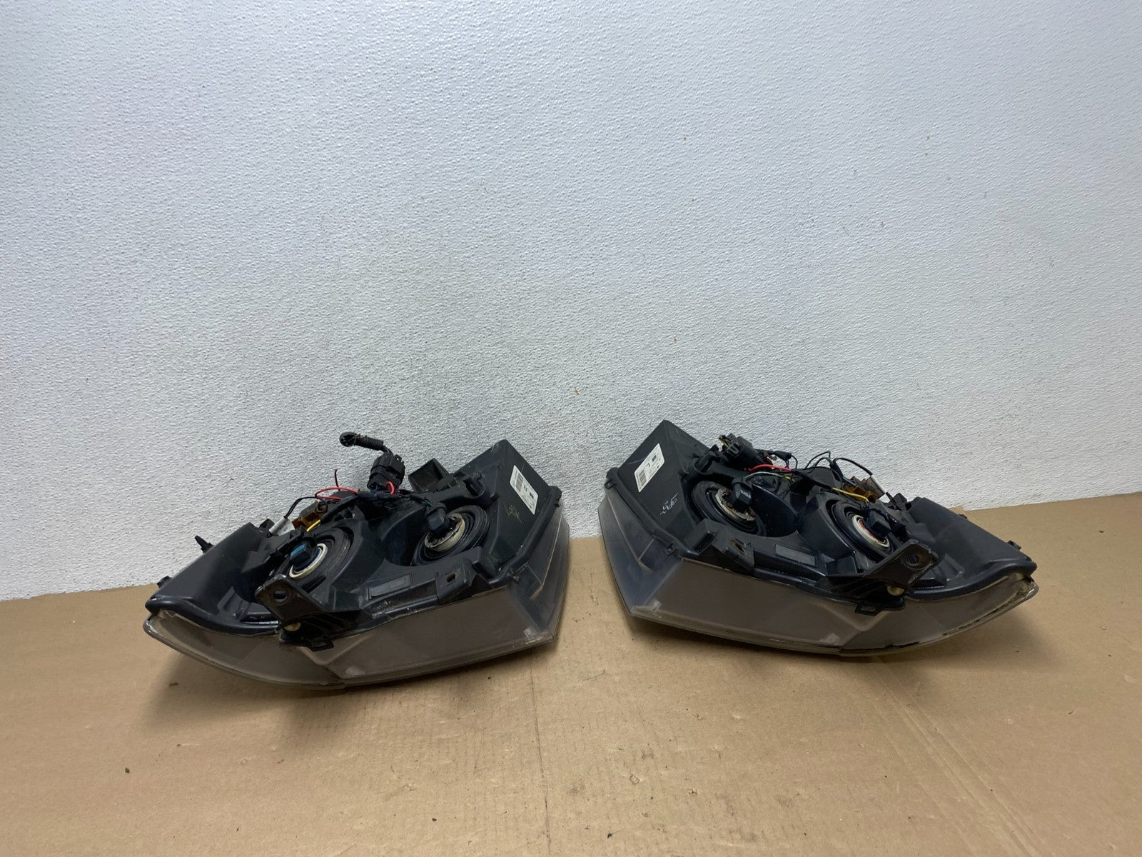 2007 to 2013 Chevrolet Suburban Tahoe Left+Right Set Headlights AG4617 DW9
