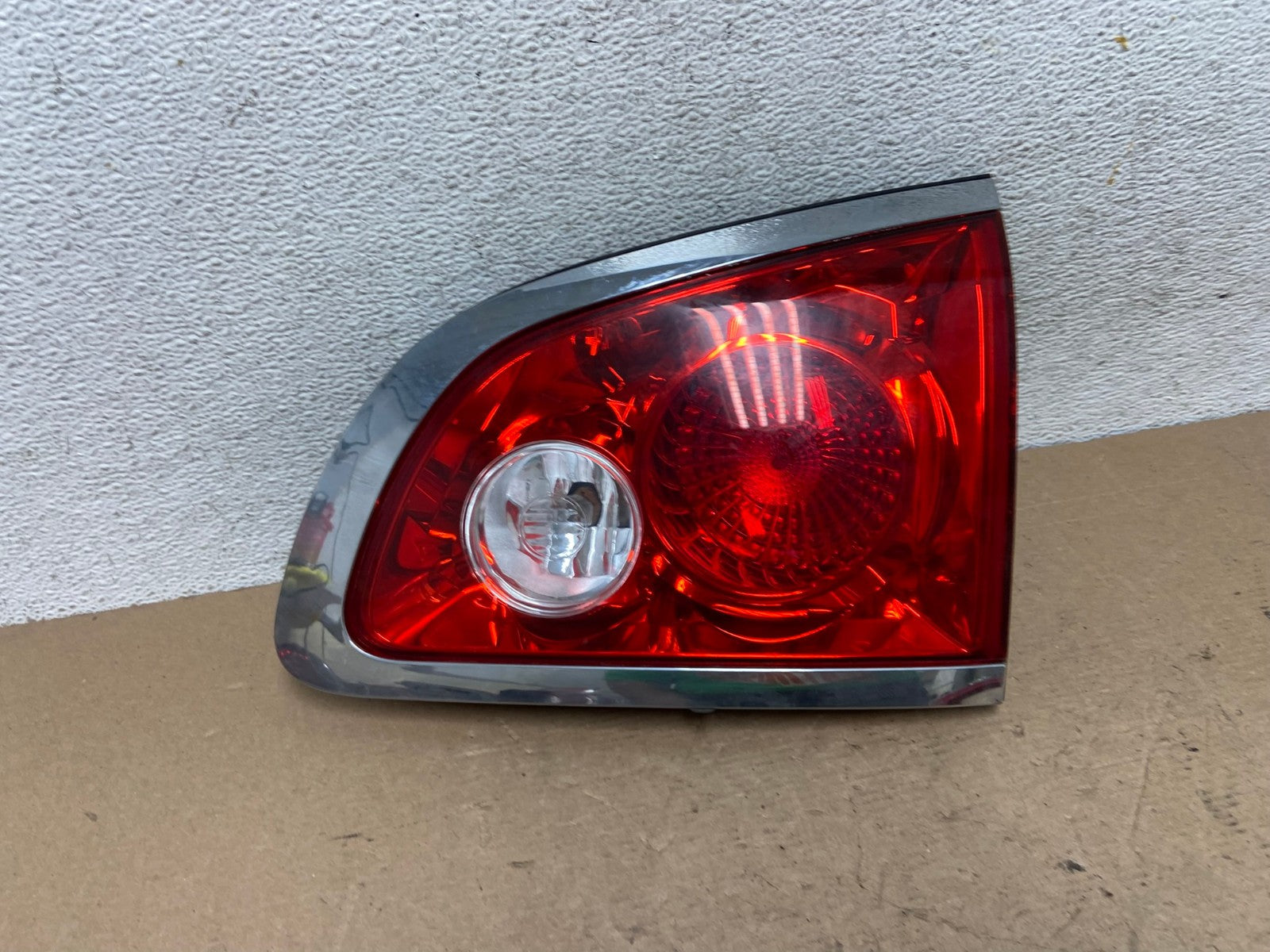 2008-2012 Buick Enclave Right Passenger Rh Inner Tail Light AF5102 LK0