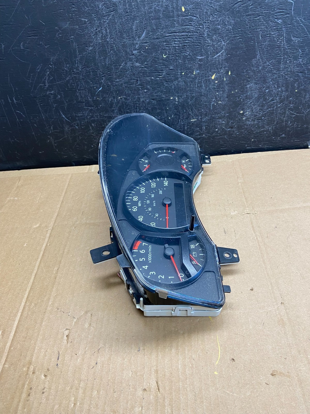2006 Nissan Armada Speedometer Cluster Gauge ad2134 DG1