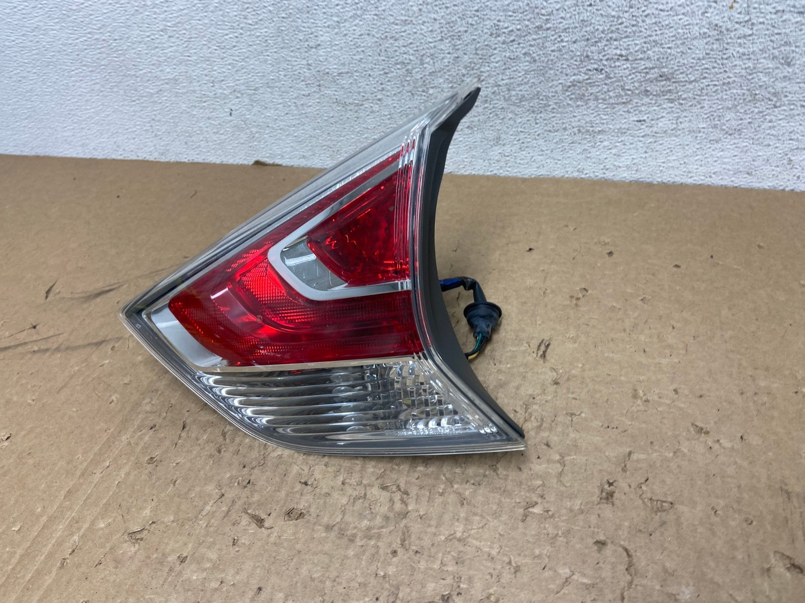 2014-2016 Nissan Rogue Right Passenger Side Tail Light Inner AG1227 LK1