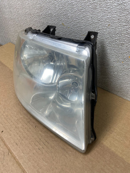 2003 - 2006 Ford Expedition Right Passenger Side Headlight Halogen Oem AB2596 DW1