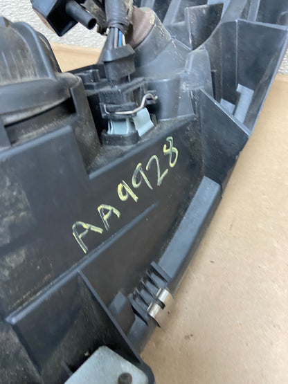 2001 to 2004 Volvo S60 Right Passenger Side Headlight Halogen Oem AA9928 DW8