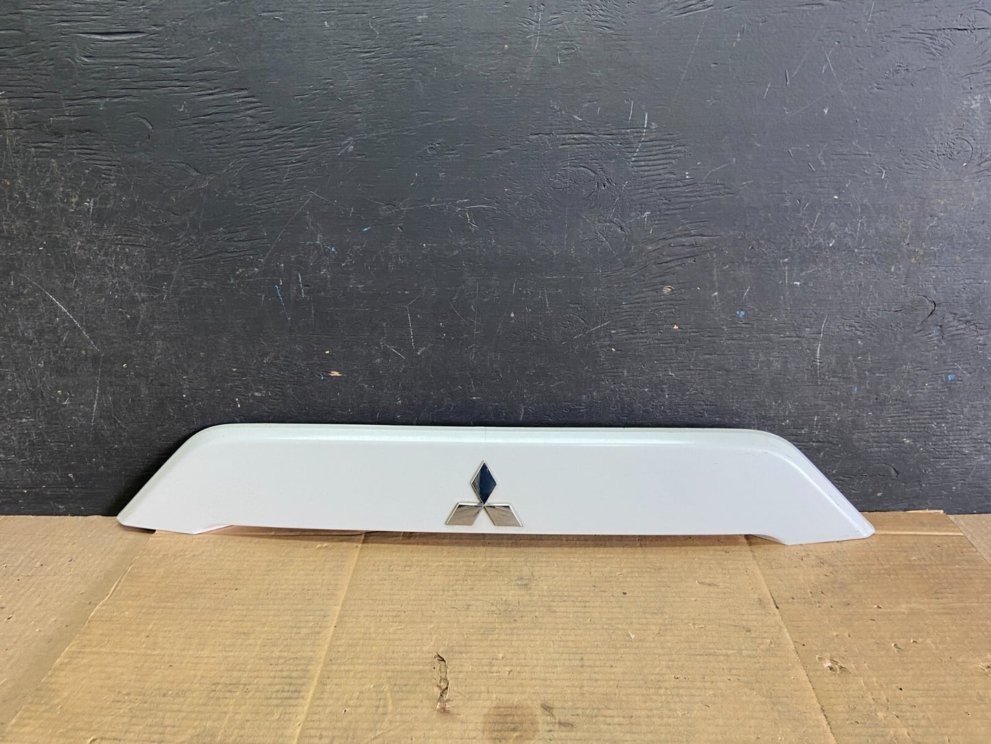 2007 to 2013 Mitsubishi Outlander Rear Hatch Tailgate Trim Molding OEM i3296 DG10