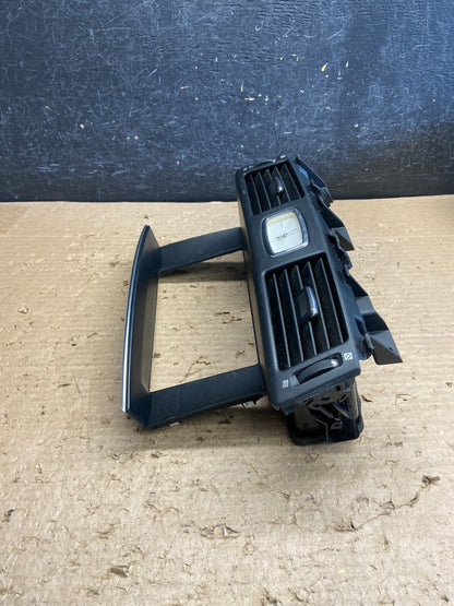2011 2012 2013 Infiniti M37 Center Dash Radio Bezel W/ Vents Clock AG8748 DG1