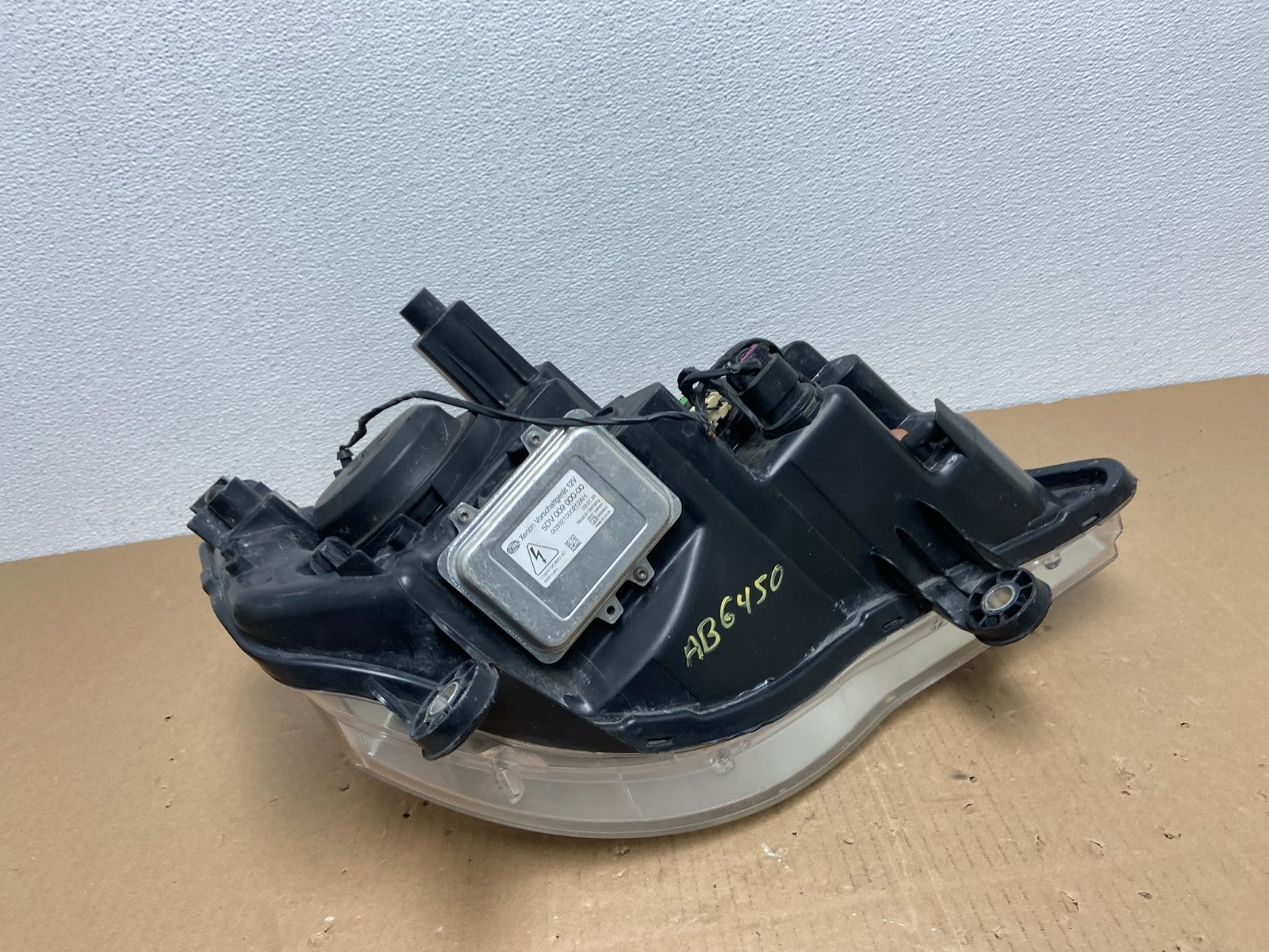 2008 to 2016 Chrysler Town and Country Left Driver Lh Xenon Headlight AB6450 DW8