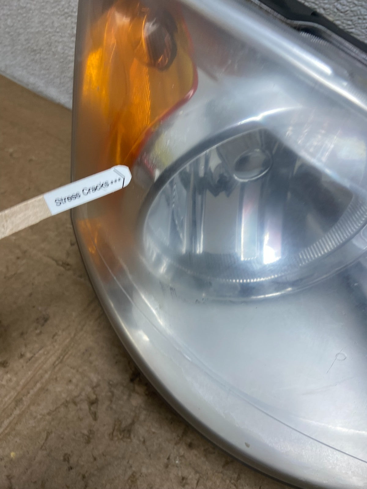 2011 to 2016 Chrysler Town and Country Right Passenger Headlight Y8208 DW4