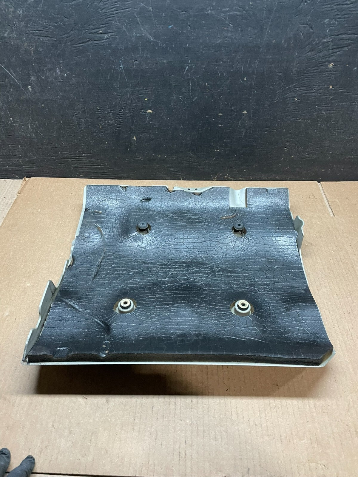 2001 to 2004 Cadillac Deville Seville Northstar Engine Motor Cover J7378 DG5