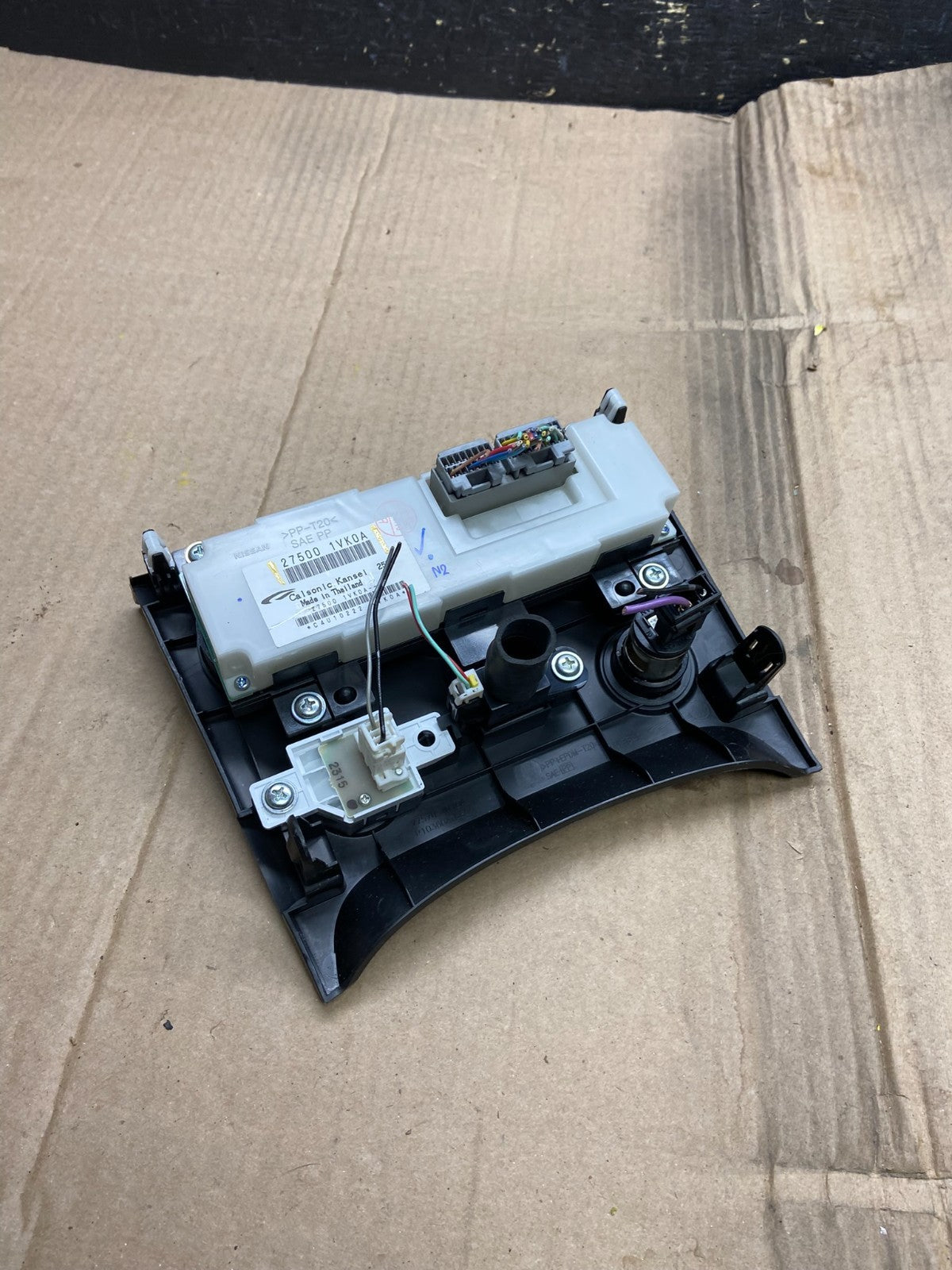 2011 to 2015 Nissan Rogue Heater Temperature AC Climate Control OEM X1728 DG4