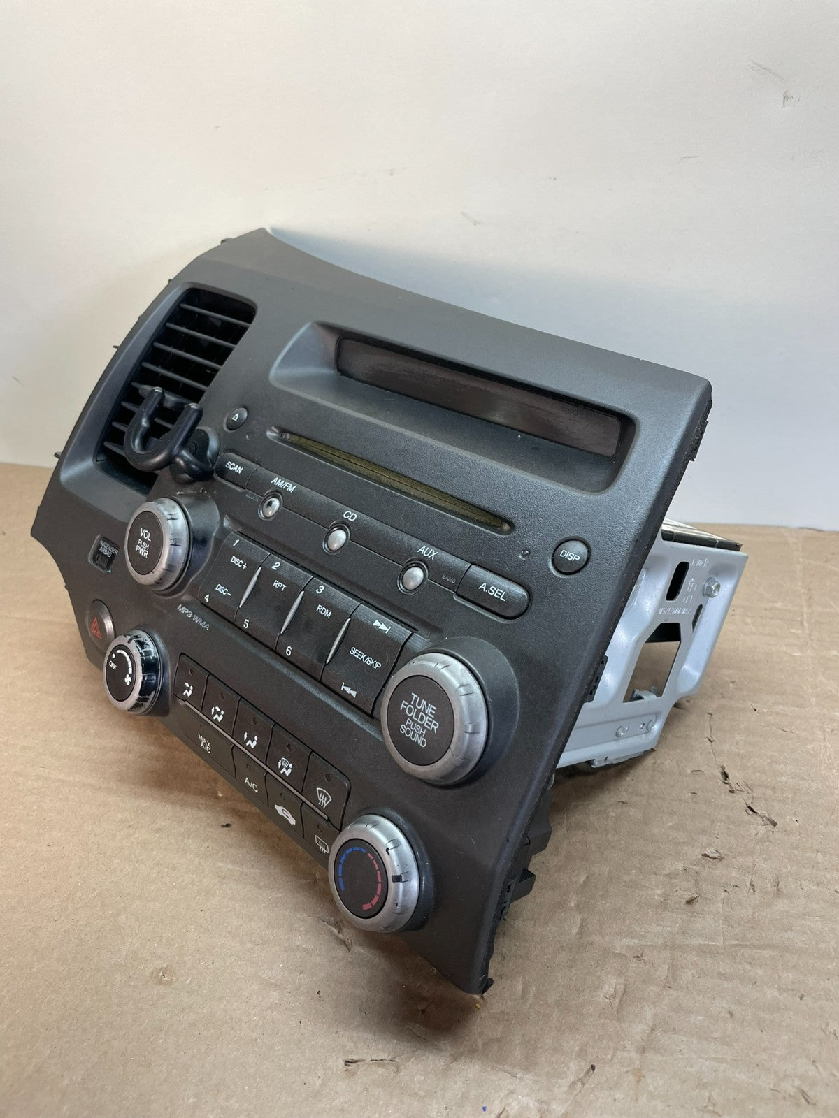 2006 - 2011 Honda Civic Radio AM/FM Climate Control Air Vent Bezel AI0564 DG2