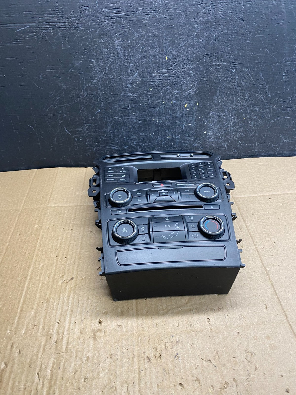 2016-2018 Ford Explorer Radio Heater Climate A/C Control Bezel Trim AC9463 DG3