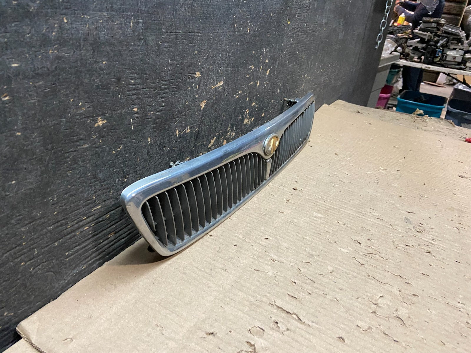 1999 Infiniti G20 Front Upper Grill Grille OEM X7901 DG2