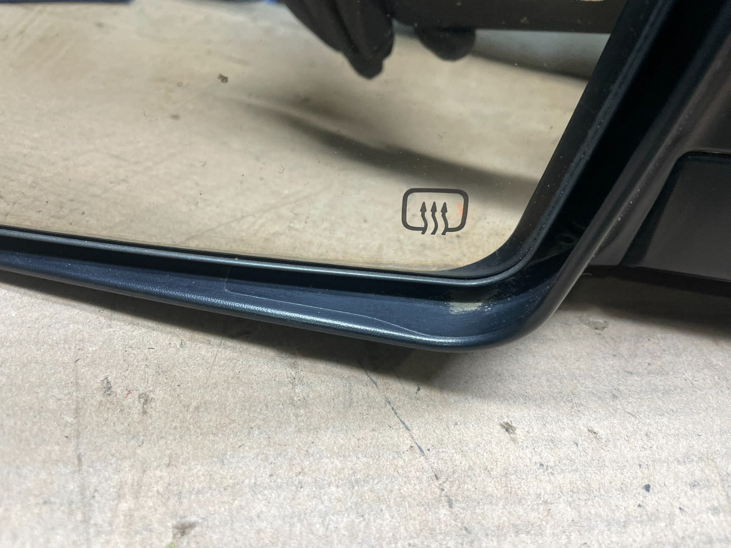 2008-2010 Toyota Sequoia Left Driver Turn Sgn  View Door Mirror OEM P7364 DG3