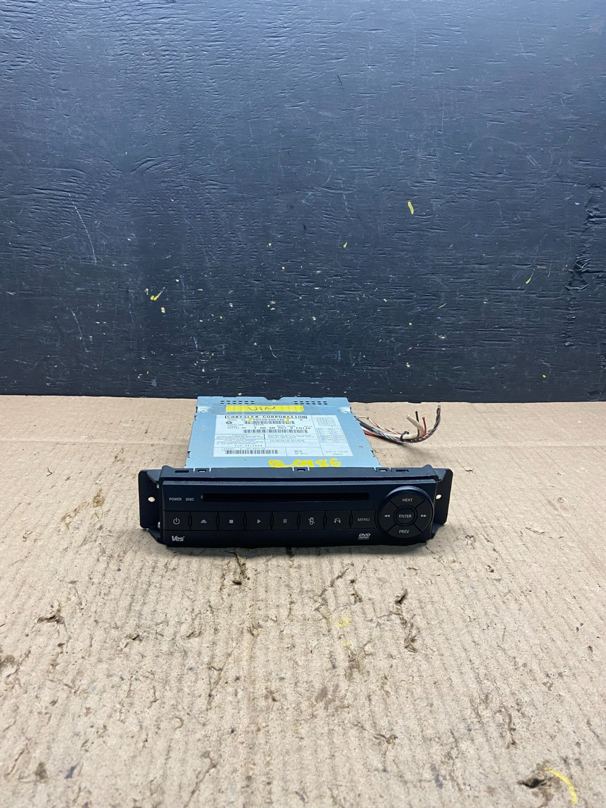 2008 to 2012 Chrysler Town Country DVD Player Receiver Q0986 DG0