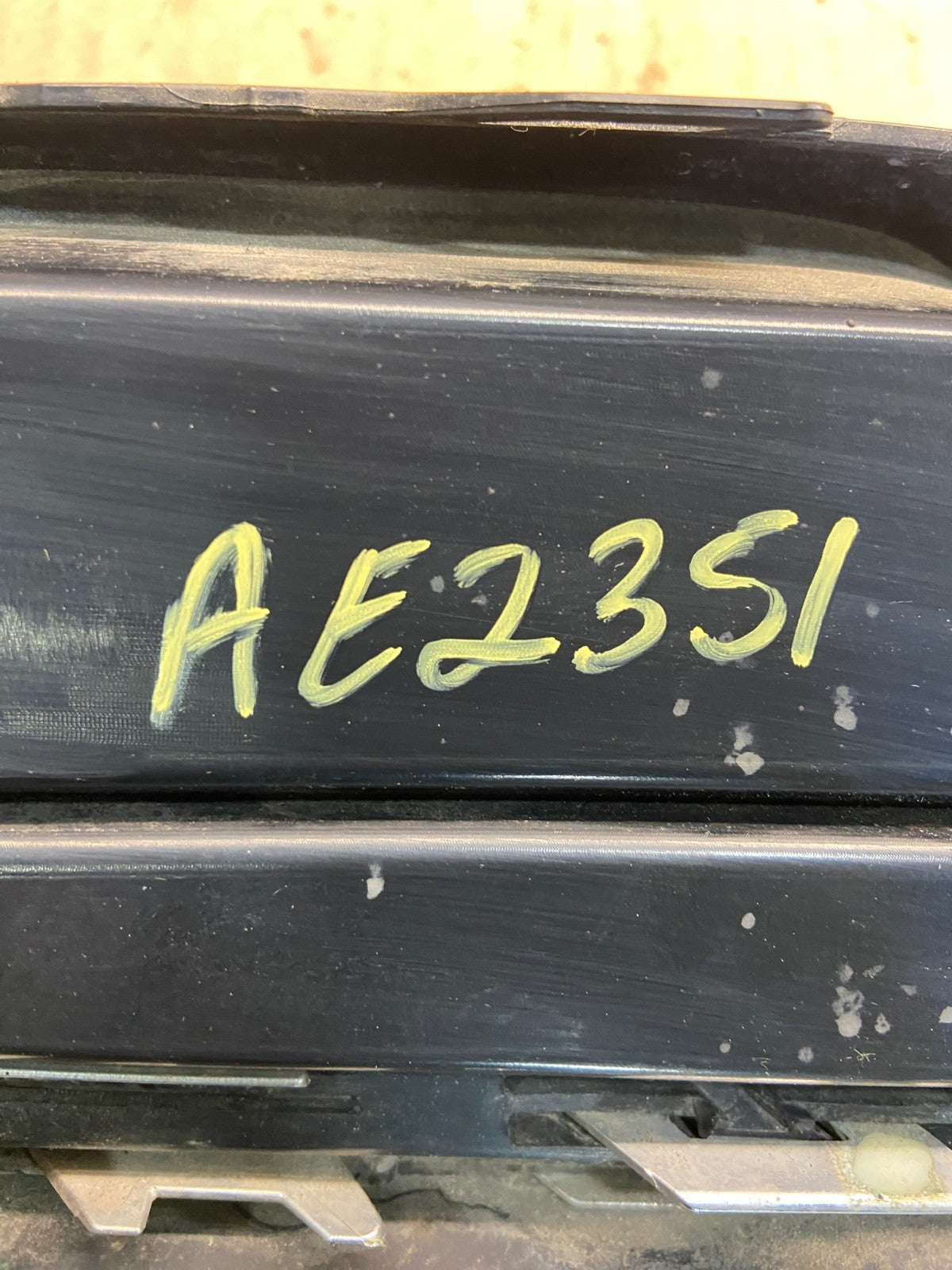 2012-2015 Volkswagen Passat Front Right Passenger Fog Light Cover Bezel AE2351 D4