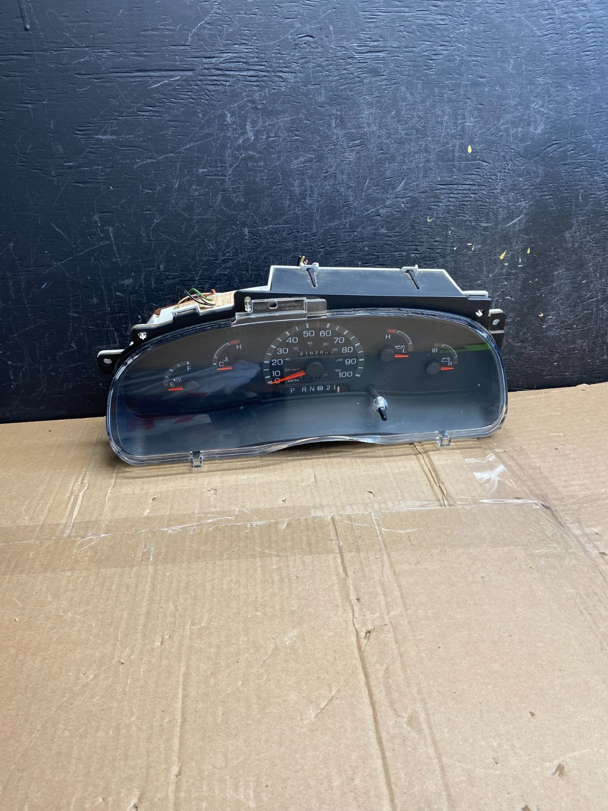 1997 to 2003 Ford E150 E250 VAN Gauge Speedometer Cluster af2747 DG0