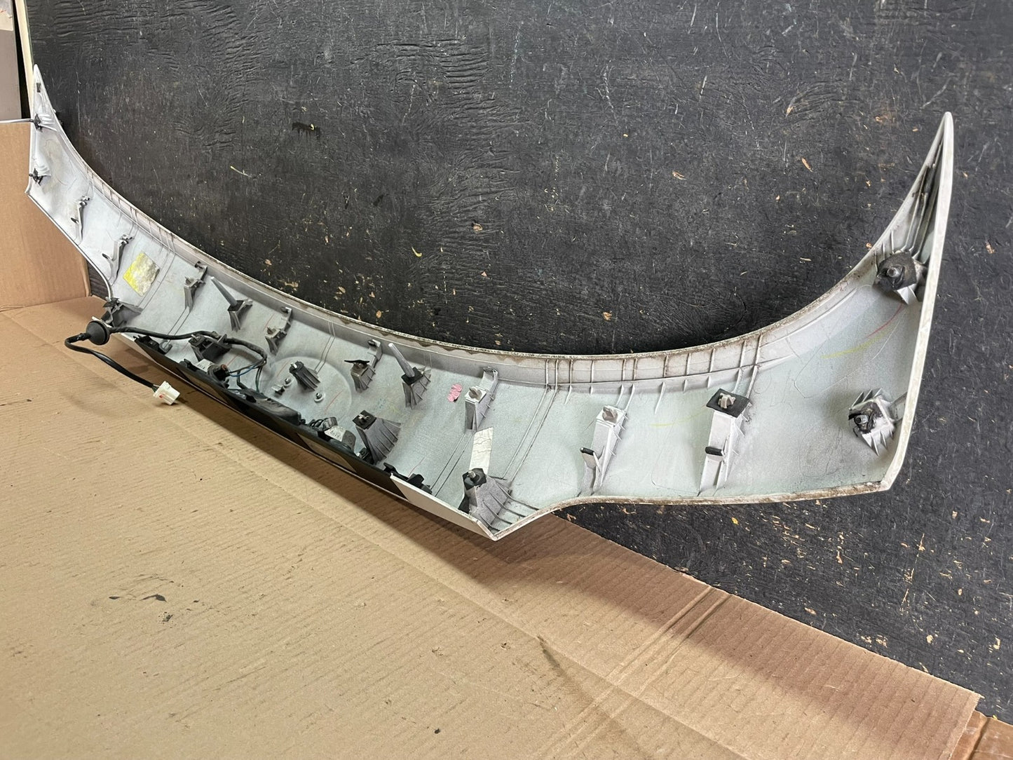 2013-2017 Hyundai Santa Fe Rear Trunk Hatch Molding Trim Panel Camera Z8394 DG7