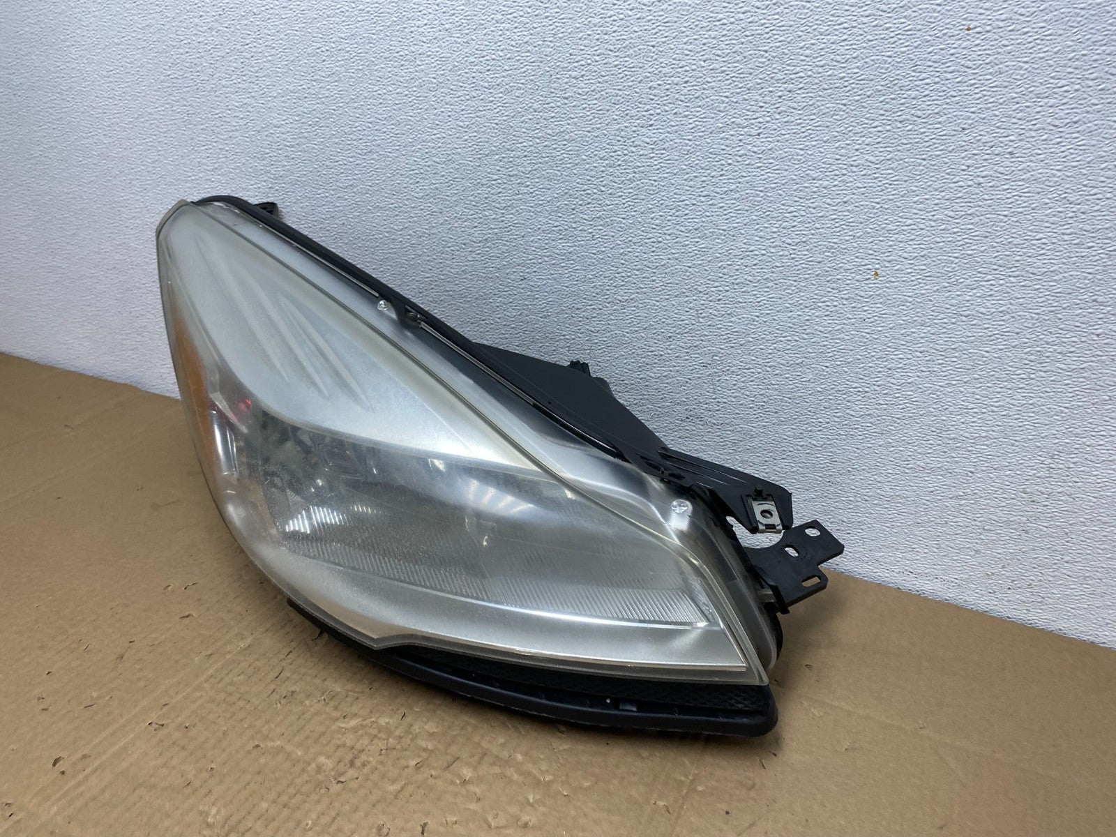 2013 - 2016 Ford Escape Headlight Right Passenger RH Side Halogen AC3841 DW1