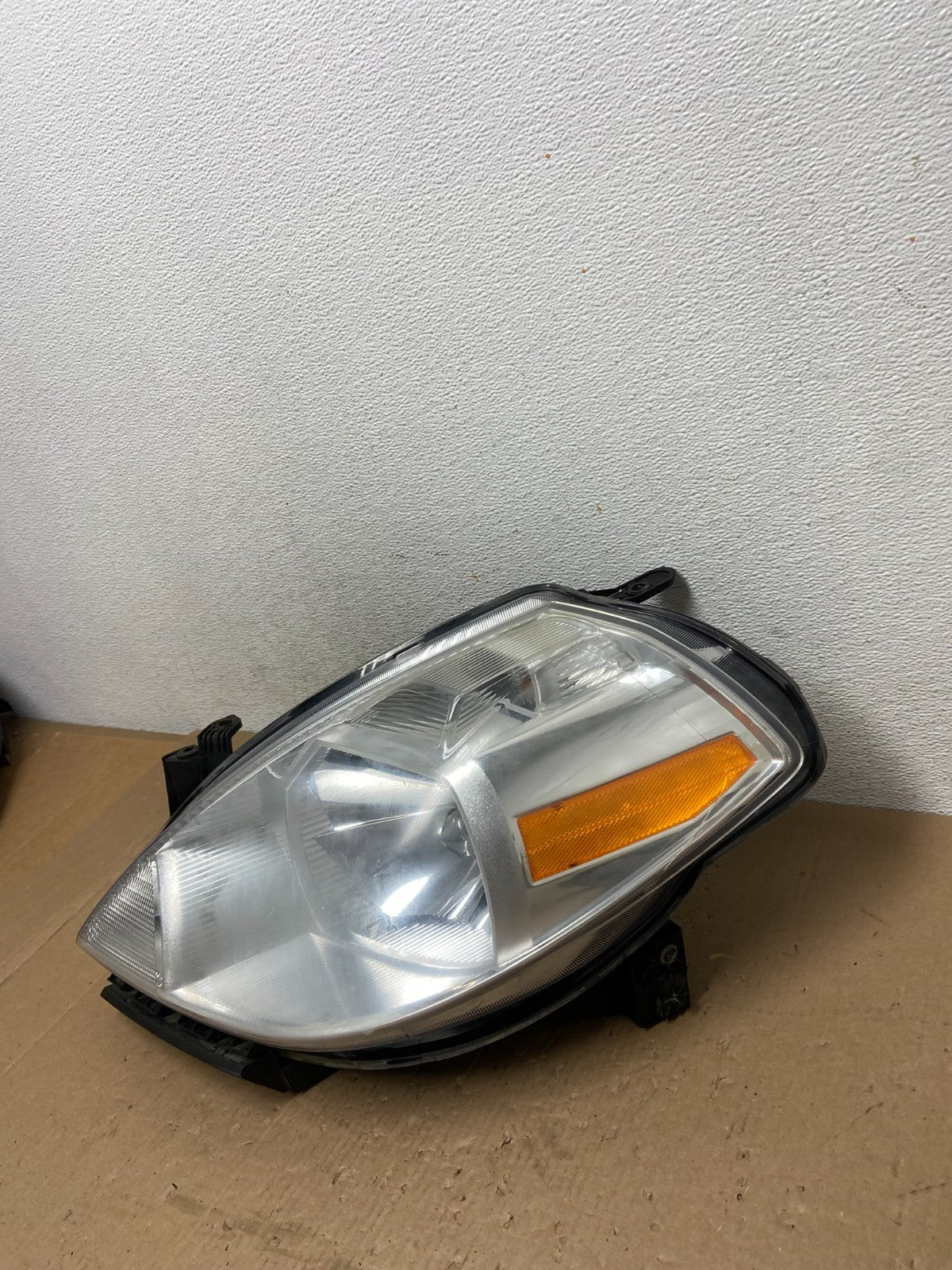 2008 to 2012 Nissan Versa Headlight Halogen Left Driver Lh Side AD7750 DW1