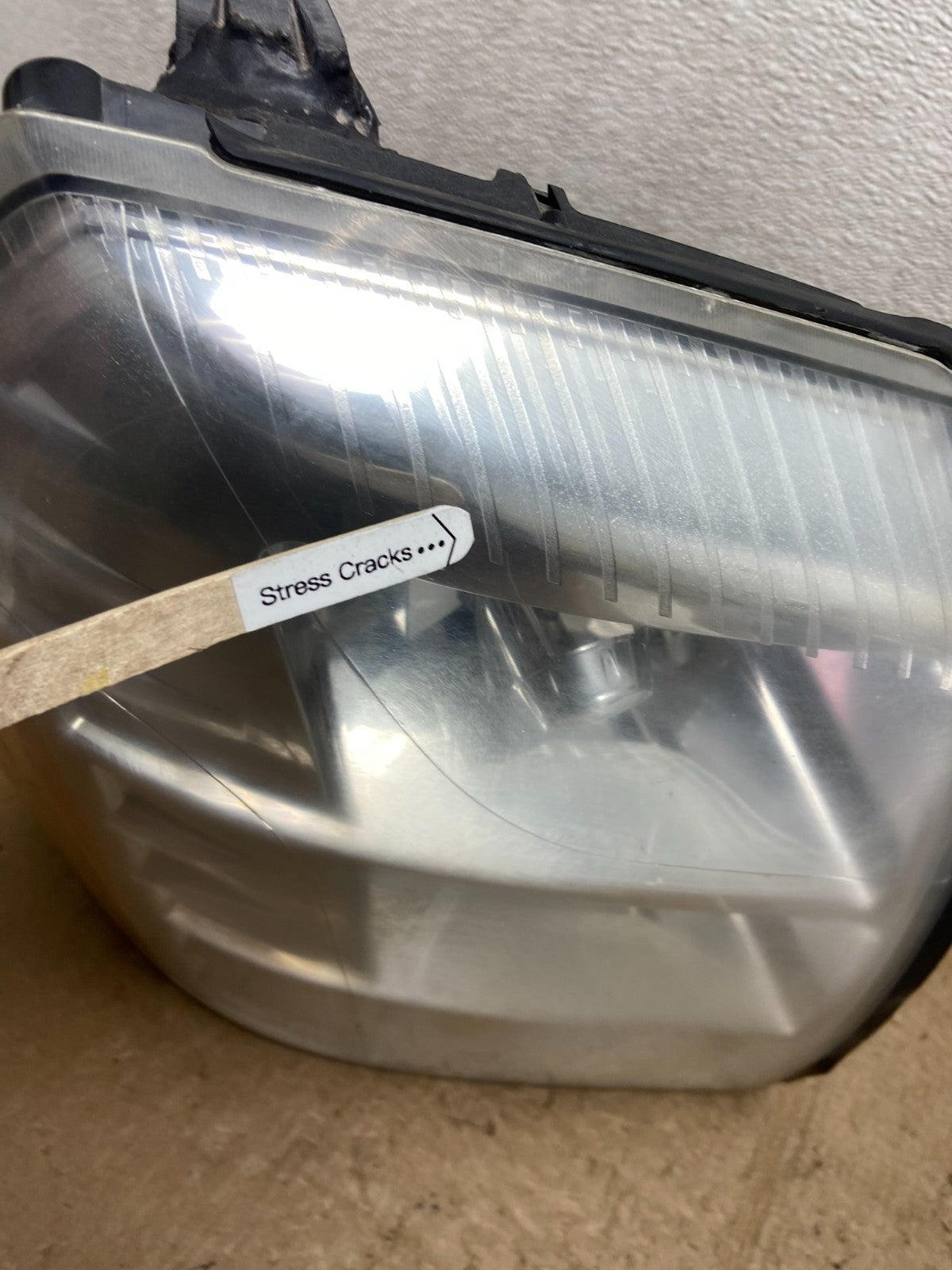 2007 - 2014 Cadillac Escalade Right Passenger Side Xenon HID Headlight AA52293