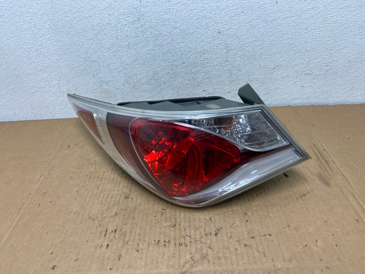 2011 - 2015 Hyundai Sonata Hybrid Left Driver LH Tail Light AD1065 LK0