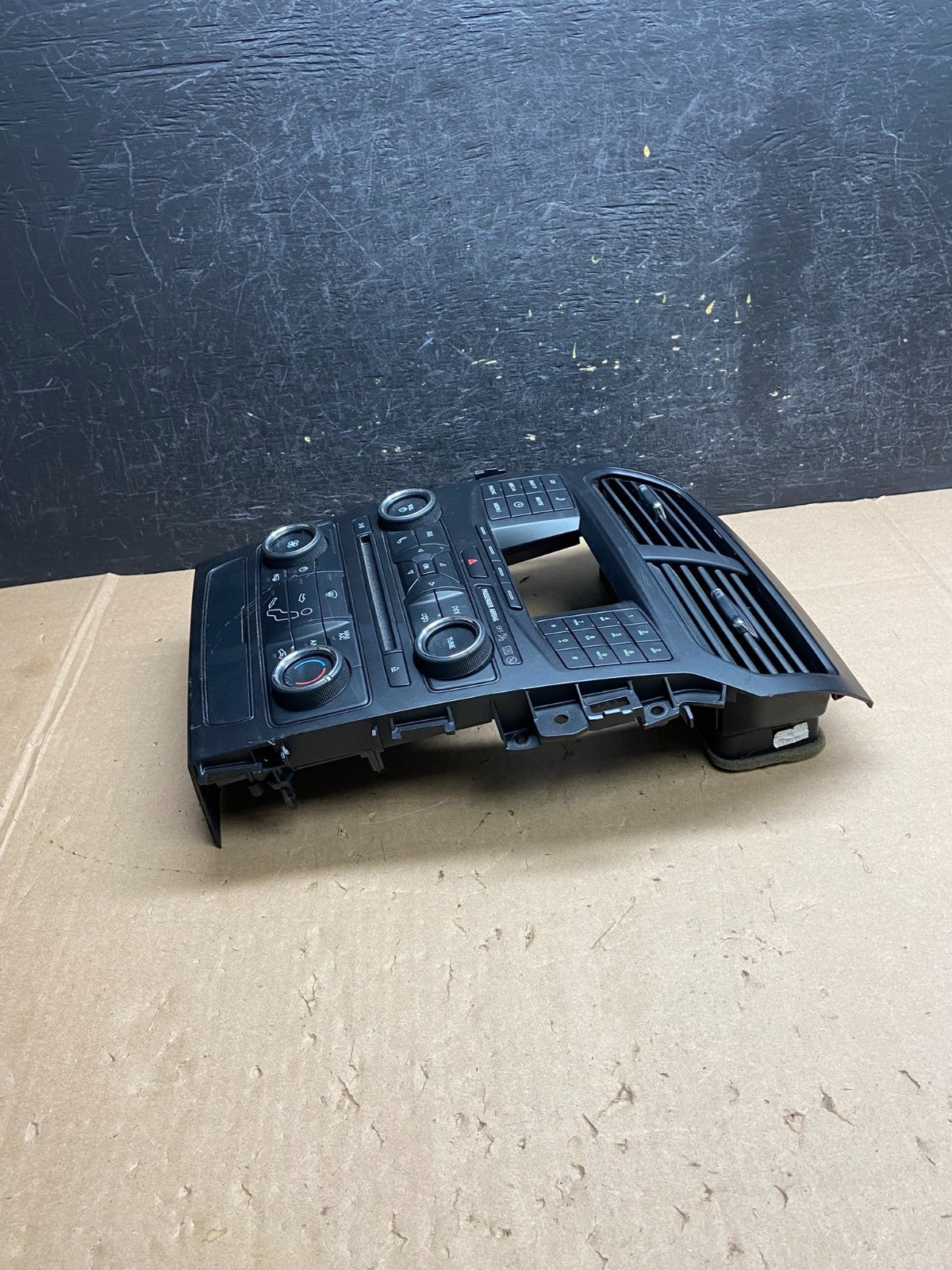 2016-2018 Ford Explorer Radio Heater Climate A/C Control Bezel Trim AI6388 DG2