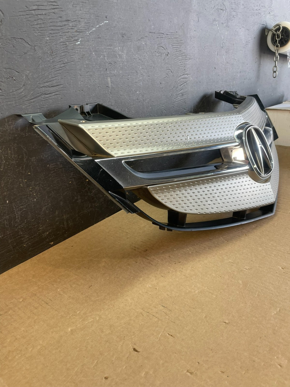 2007 2008 2009 Acura MDX Front Upper Grill Grille Emblem AD0199 DG2