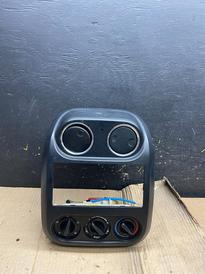2009-2013 Jeep Patriot Dash Climate Temperature Control Radio Bezel X1914 DG0