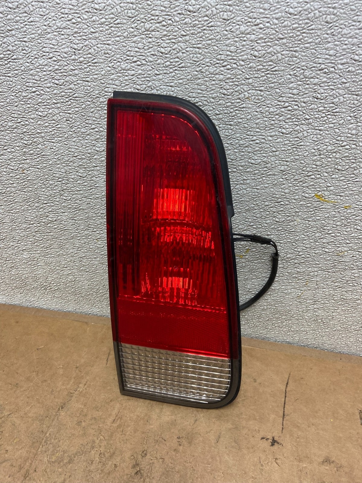 2003 2004 2005 Lincoln Aviator Left Driver Lh Inner Tail Light Side OEM X8937 DW0